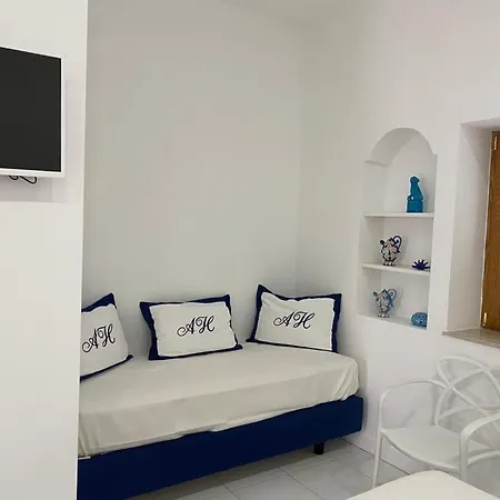 Helmirage Luxury Гостьовий будинок 4*